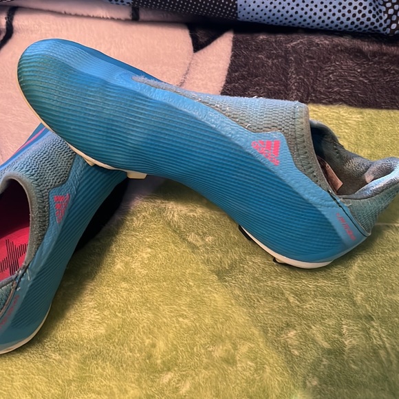 ADIDAS SOCCER CLEATS…..$30 - Picture 2 of 7